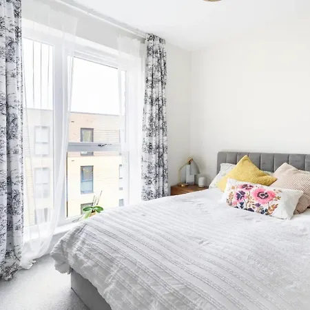 Apartamento Sunny Luxury Skyline Flat Near Alexandra Palace, Tottenham Stadium & Drumsheds
